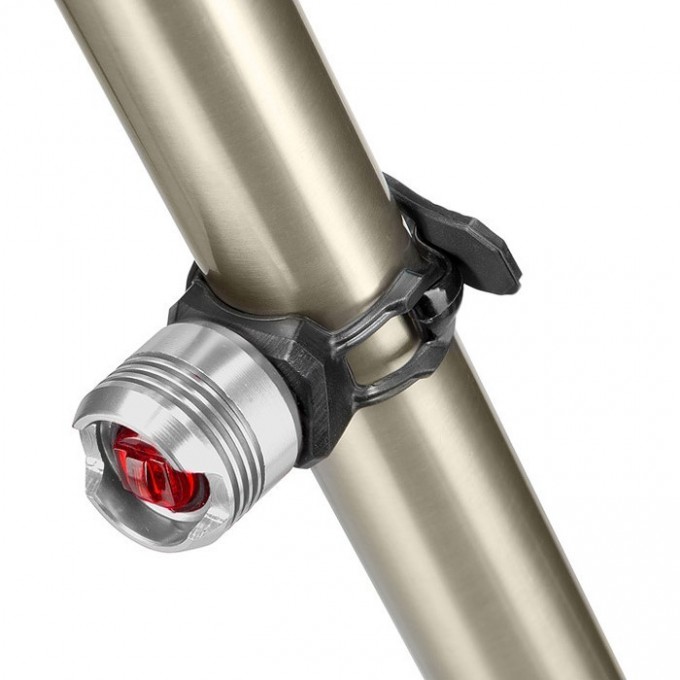 Фонарь габаритный задний JY-3006T, серебристый 560116